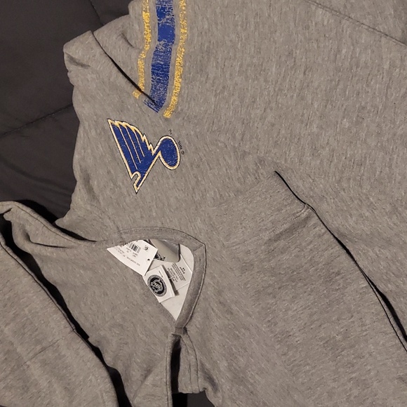 St. Louis Blues sweatshirt - Picture 6 of 6